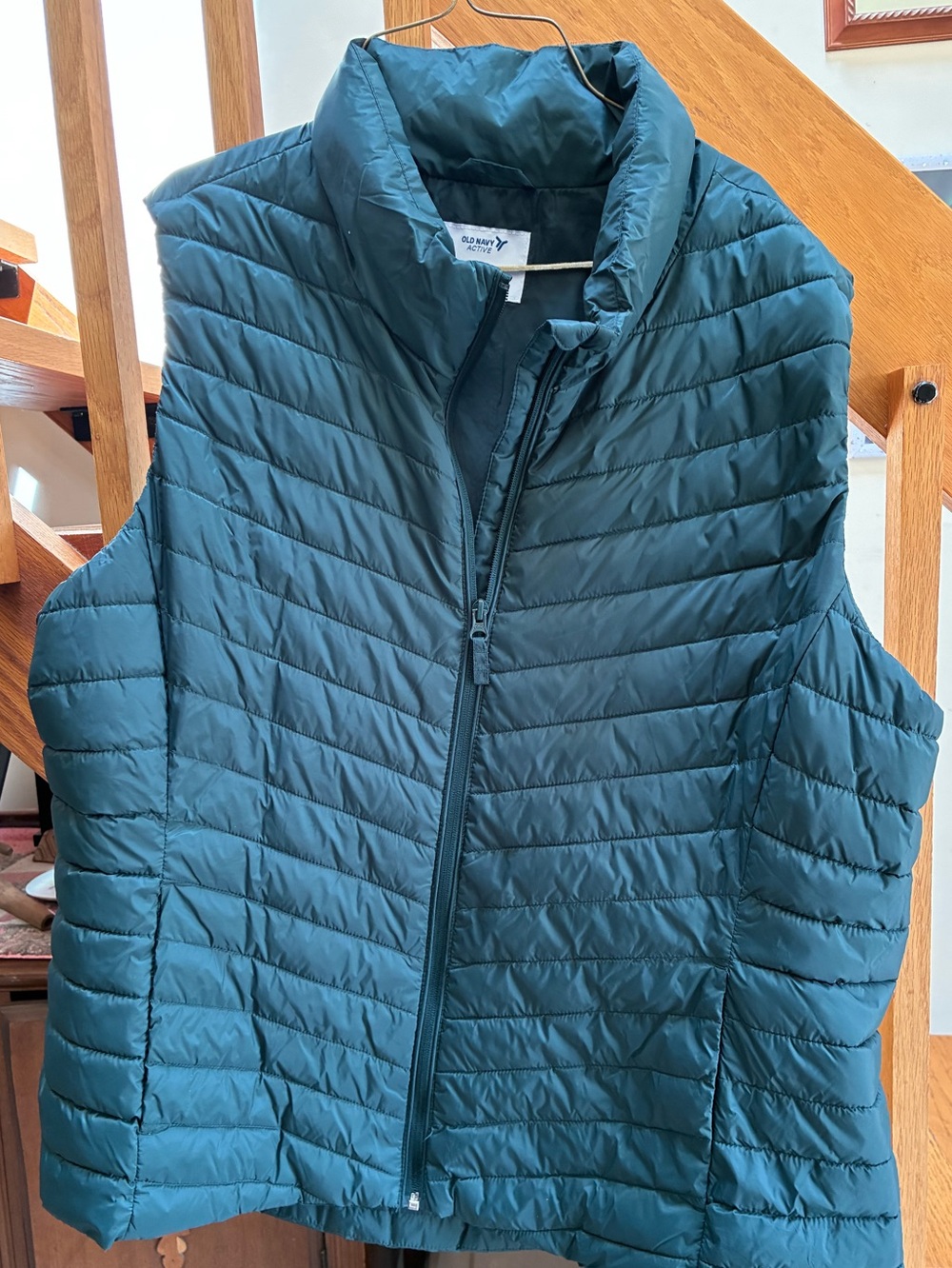 Old Navy Quilted Puffer Vest in Green women’s XXL